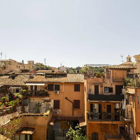 Daire Trastevere Charming Roma